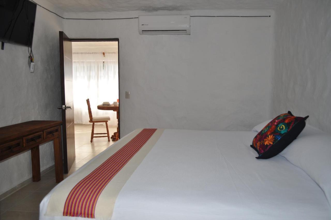 Petit Hotel Pilitas (Adults Only) Puerto Vallarta Eksteriør bilde
